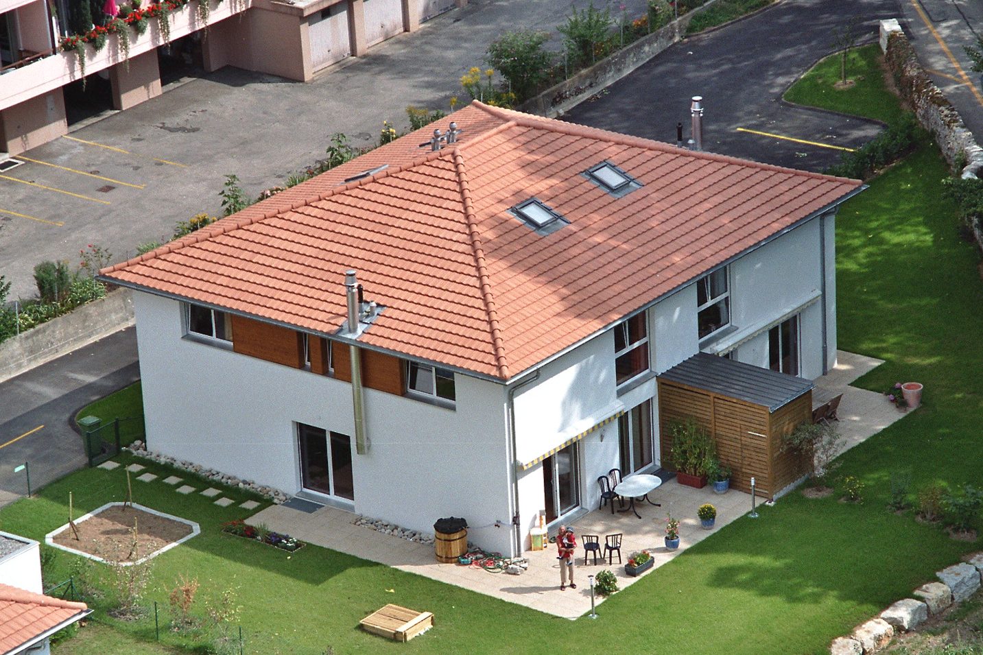 Cette image a un attribut alt vide ; le nom du fichier est villas-jumelles_corcelles-edited.jpg